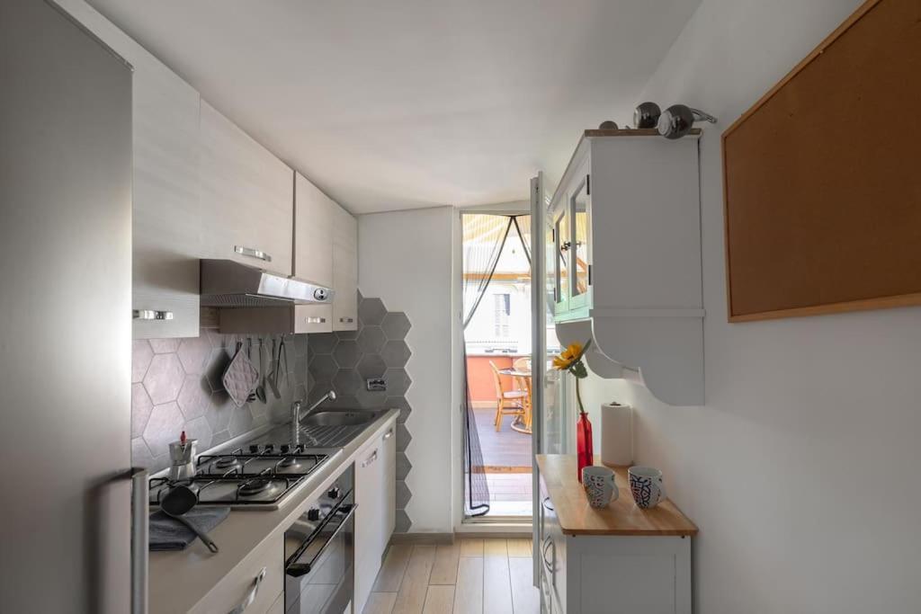 Penthouse With Jacuzzi On Private Terrace In Trastevere Rzym Zewnętrze zdjęcie