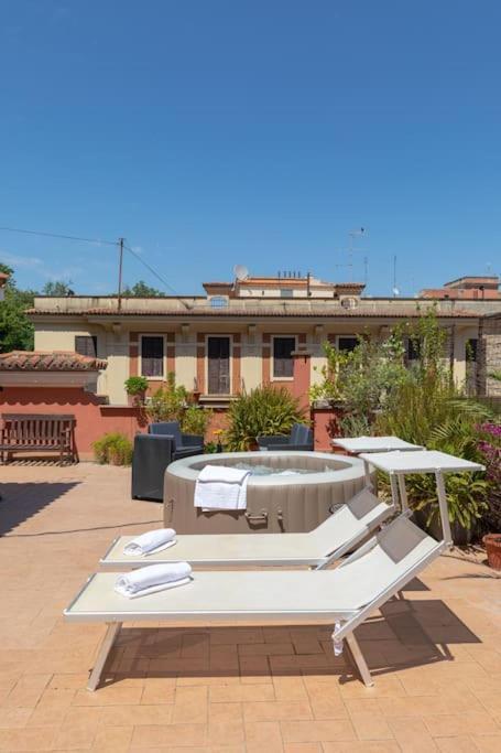 Penthouse With Jacuzzi On Private Terrace In Trastevere Rzym Zewnętrze zdjęcie