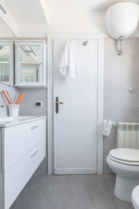 Penthouse With Jacuzzi On Private Terrace In Trastevere Rzym Zewnętrze zdjęcie