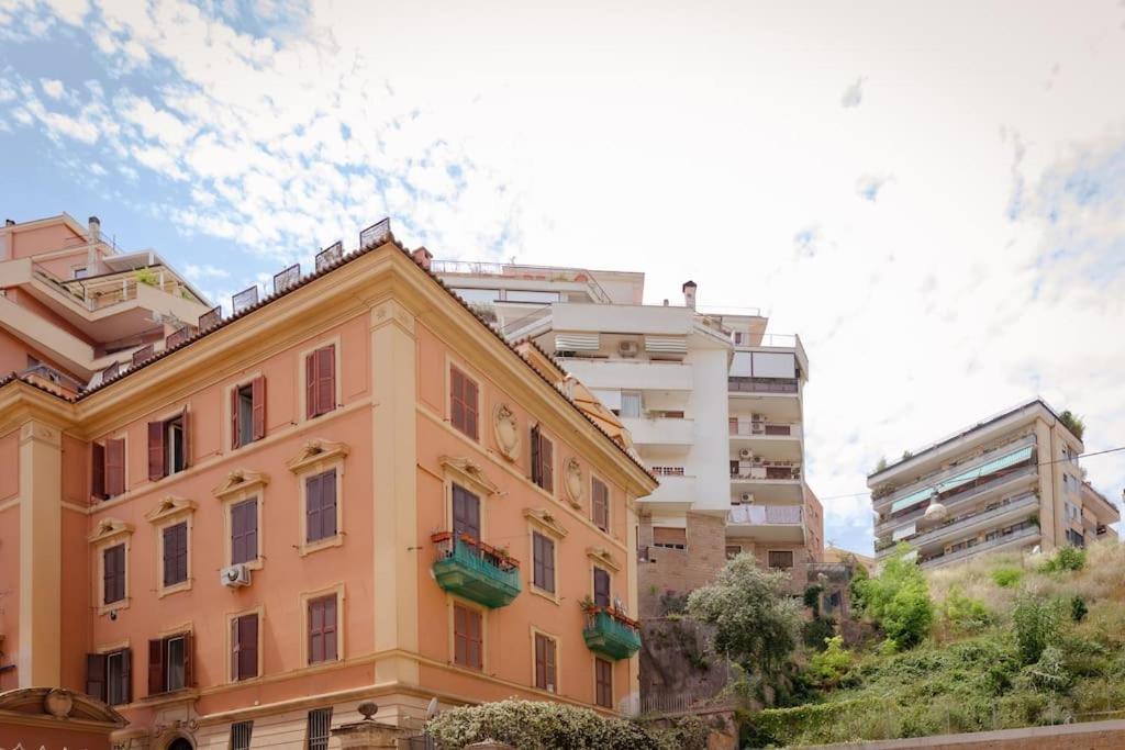 Penthouse With Jacuzzi On Private Terrace In Trastevere Rzym Zewnętrze zdjęcie